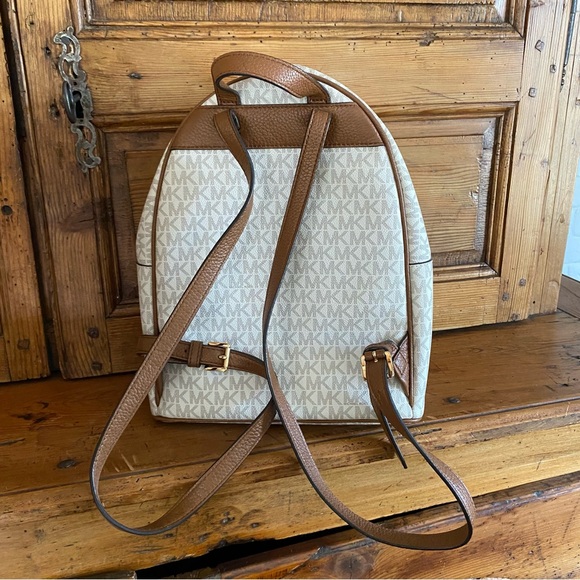 MICHAEL KORS Abbey Large Backpack Logo Print - Picture 3 of 7